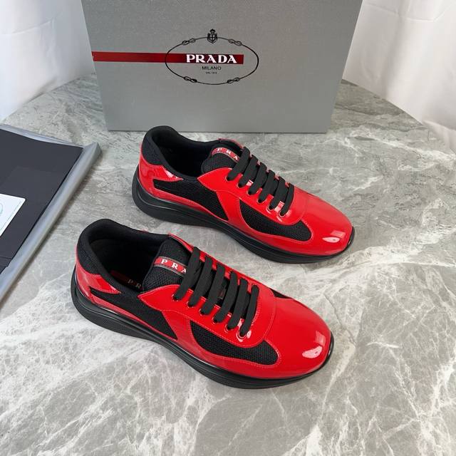 P家经典款 面：头层牛漆皮+品牌网布 里：进口Bk网布 垫：牛皮冲孔透气垫脚 底：原版开模花纹防滑橡胶底 原版包装 Size:35-45