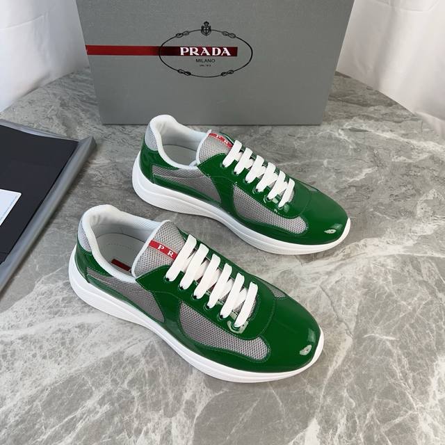 P家经典款 面：头层牛漆皮+品牌网布 里：进口Bk网布 垫：牛皮冲孔透气垫脚 底：原版开模花纹防滑橡胶底 原版包装 Size:35-45