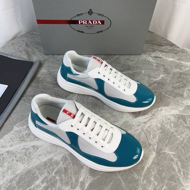 P家经典款 面：头层牛漆皮+品牌网布 里：进口Bk网布 垫：牛皮冲孔透气垫脚 底：原版开模花纹防滑橡胶底 原版包装 Size:35-45