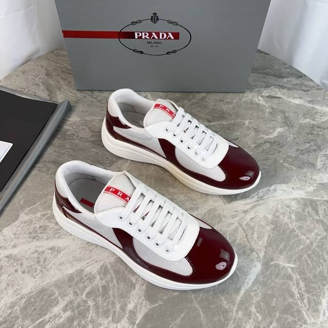 P家经典款 面：头层牛漆皮+品牌网布 里：进口Bk网布 垫：牛皮冲孔透气垫脚 底：原版开模花纹防滑橡胶底 原版包装 Size:35-45