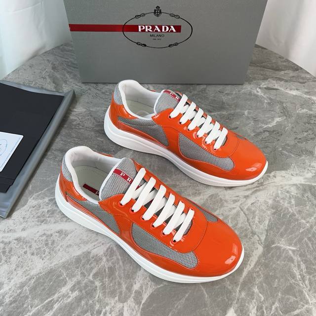 P家经典款 面：头层牛漆皮+品牌网布 里：进口Bk网布 垫：牛皮冲孔透气垫脚 底：原版开模花纹防滑橡胶底 原版包装 Size:35-45