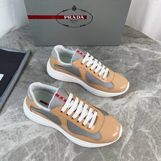 P家经典款 面：头层牛漆皮+品牌网布 里：进口Bk网布 垫：牛皮冲孔透气垫脚 底：原版开模花纹防滑橡胶底 原版包装 Size:35-45