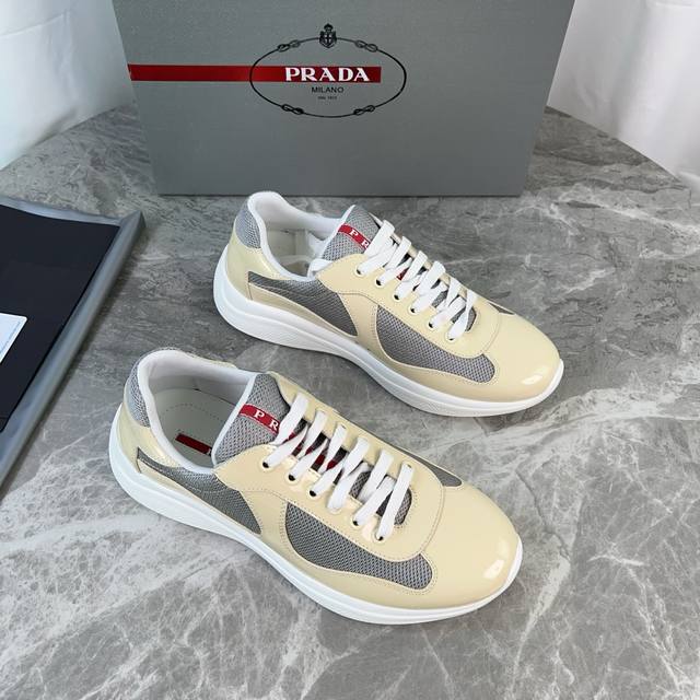 P家经典款 面：头层牛漆皮+品牌网布 里：进口Bk网布 垫：牛皮冲孔透气垫脚 底：原版开模花纹防滑橡胶底 原版包装 Size:35-45