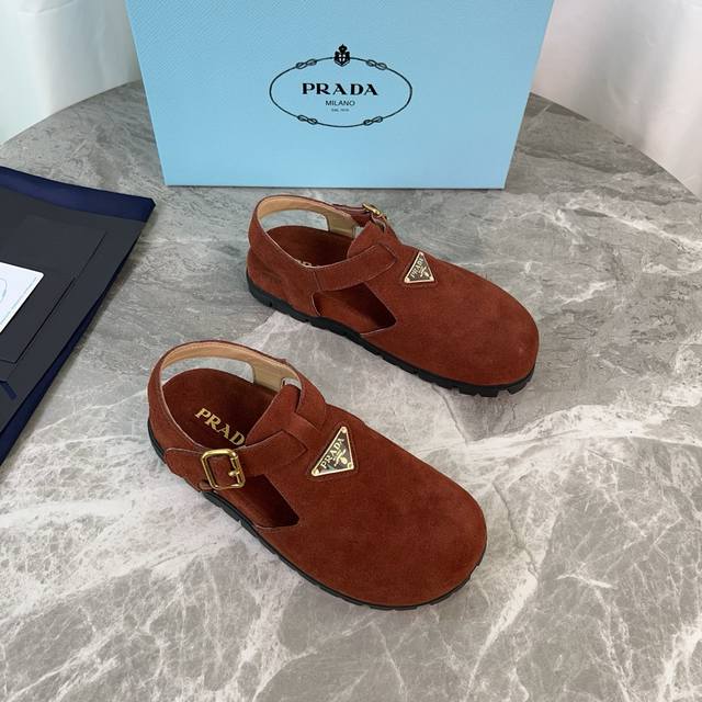 P家最新款 面：进口牛皮、高丝光牛反绒 里：超软混种羊皮 底：防滑耐磨花纹橡胶底 标志性三角标，原版包装 Size:35-41