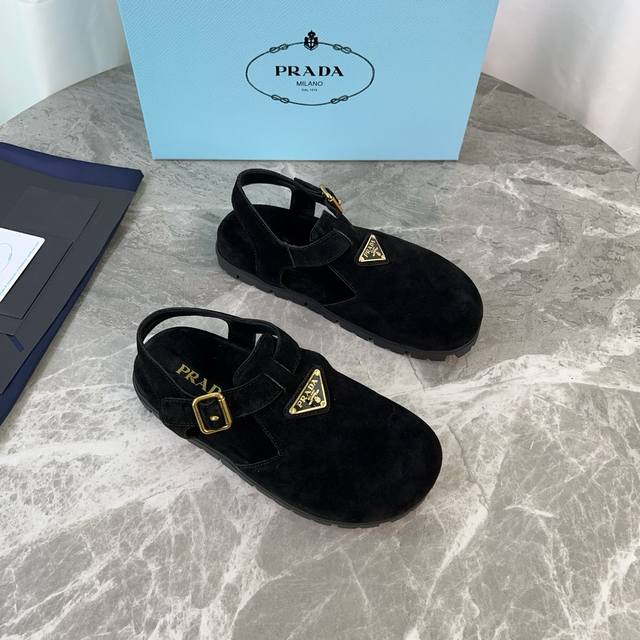 P家最新款 面：进口牛皮、高丝光牛反绒 里：超软混种羊皮 底：防滑耐磨花纹橡胶底 标志性三角标，原版包装 Size:35-41