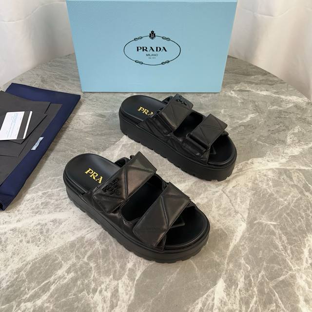 P家最新款 面：进口羊皮 里：超软羊皮里 底：超轻发泡大底 原版包装 Size :35-41