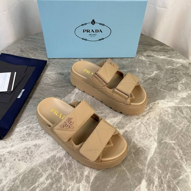 P家最新款 面：进口羊皮 里：超软羊皮里 底：超轻发泡大底 原版包装 Size :35-41