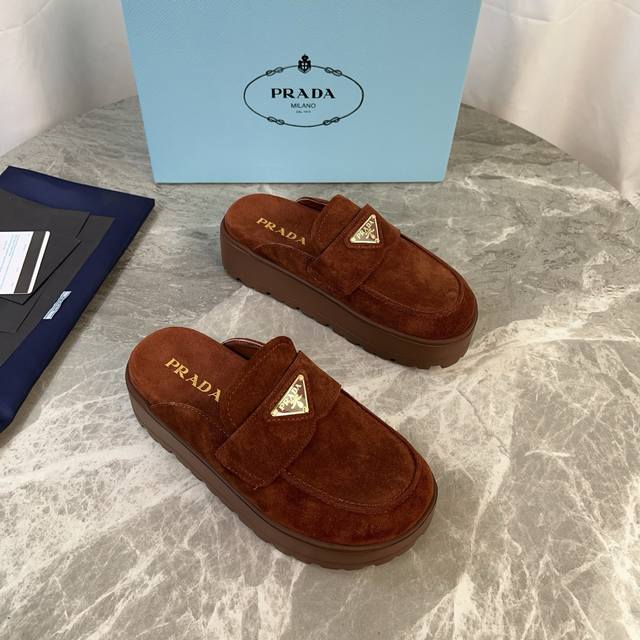 P家最新款 面：进口牛皮、高丝光牛反绒 里：超软羊皮里 底：超软发泡大底 原版包装 Size:35-41