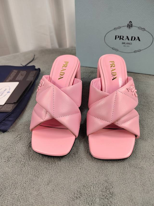 普拉达 顶级品质 鞋面：原版混种羊皮电绣原版五金扣 内里：水染羊皮 原版意大利真皮大底 跟高：6.5Cm Size：35-41 41定制