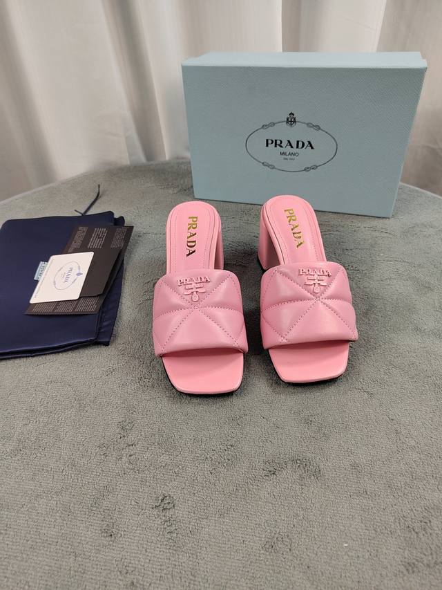 普拉达 顶级品质 鞋面：原版混种羊皮电绣原版五金扣 内里：水染羊皮 原版意大利真皮大底 跟高：6.5Cm Size：35-41 41定制