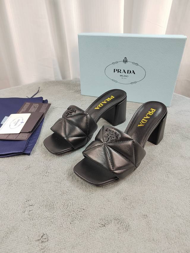 普拉达 顶级品质 鞋面：原版混种羊皮电绣原版五金扣 内里：水染羊皮 原版意大利真皮大底 跟高：6.5Cm Size：35-41 41定制