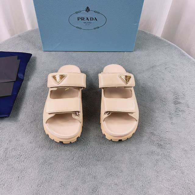 普拉达最新款 面：进口混种羊皮 里：进口水染环保羊皮 底：2厘米橡胶凹凸花纹鞋底 Size：35-41