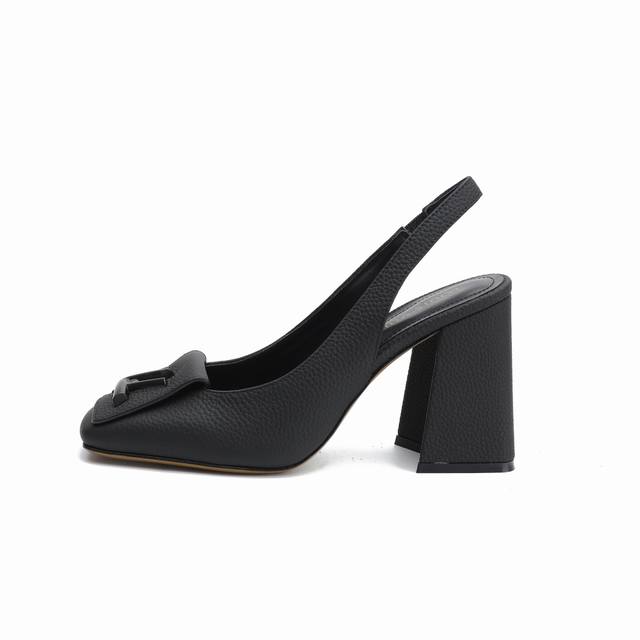 最新L家春秋款专柜最新走秀官网系列、同步更新、工厂P批P： 、完美楦型+大V扣电镀两层设计、再现经典、工艺及其复杂、走路不累脚、不挑人、上脚大气好看、原版倒模楦