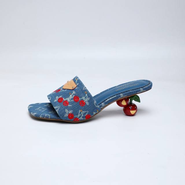 代购级 、Louis Vuitton 2025款官网系列！工厂P批P： 、完美楦型、新元素樱桃电绣装饰更显优雅气质、上脚舒适好看、女人味十足、时尚百搭、新原版倒