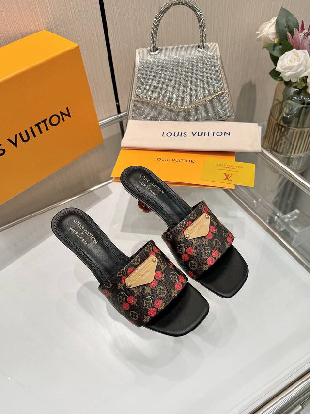 代购级 、Louis Vuitton 2025款官网系列！工厂P批P： 、完美楦型、新元素樱桃电绣装饰更显优雅气质、上脚舒适好看、女人味十足、时尚百搭、新原版倒
