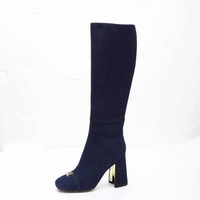 2025最新L家秋冬专柜最新走秀16寸高靴、官网系列、同步更新、工厂P批P： 、完美楦型+小V扣设计、再现经典、款式简单大方、走路不累脚、不挑人、上脚大气好看、