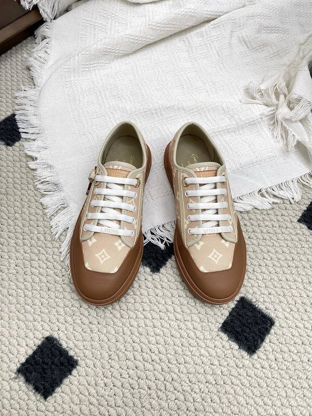 Lv路易威登L家 驴牌最新Lagoon系列 厚底丹宁牛仔布 压花 老花 厚底 休闲运动鞋 滑板鞋 原版购入开发 做货 这款Lagoon 运动鞋取材 Monogr