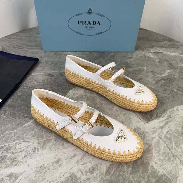 P家最新手工编织款 面：进口拉菲草+羊皮、羊京 里：进口混种羊皮 垫：混种羊皮 底：原版工艺橡胶底 标志性三角标，原版包装 Size:35-41