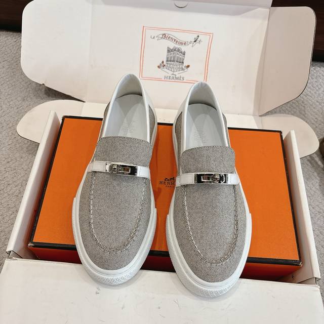 女款 男款70Hermes 运动鞋系列 时尚又百搭 上脚超级舒服 每个细节都做到极致 独家定制私模纯钢带保护膜Kelly五金扣件 原版定制麂皮 小牛皮 内里混种
