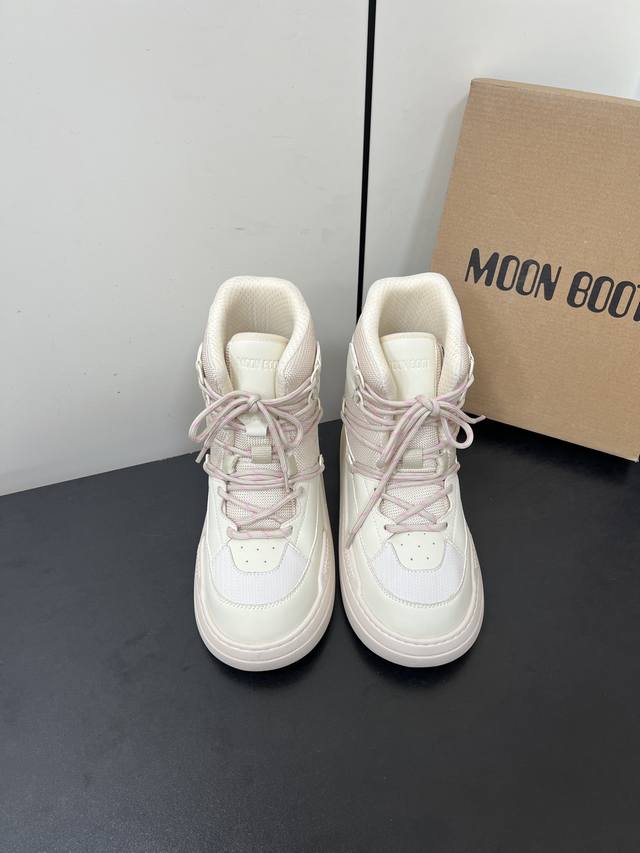 Moon Boot Luna系列 25秋冬季新款 雪地靴 一双不分左右脚的鞋！超有特点！软软糯糯像面包 长期主义购物一Moonboot雪地靴因为冬天想去追极光，