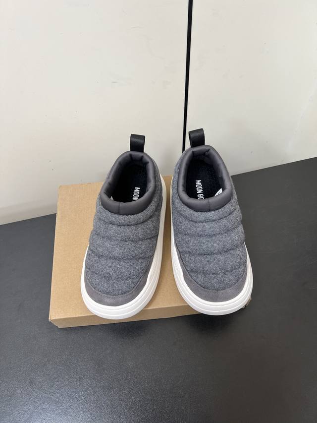 Moon Boot Luna系列 25秋冬季新款 雪地靴 一双不分左右脚的鞋！超有特点！软软糯糯像面包 长期主义购物一Moonboot雪地靴因为冬天想去追极光，