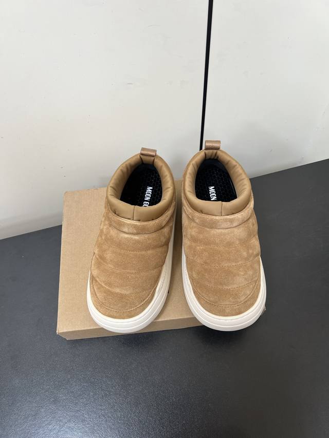 Moon Boot Luna系列 25秋冬季新款 雪地靴 一双不分左右脚的鞋！超有特点！软软糯糯像面包 长期主义购物一Moonboot雪地靴因为冬天想去追极光，