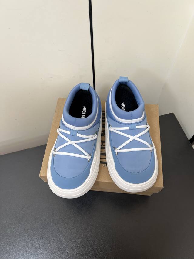 Moon Boot Luna系列 25秋冬季新款 雪地靴 一双不分左右脚的鞋！超有特点！软软糯糯像面包 长期主义购物一Moonboot雪地靴因为冬天想去追极光，