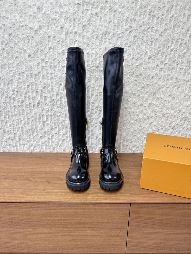 不要汉堡包-220 G566 Louis Vuitton X Timberland 联名款 路易威登 25Ss秋冬新款 系带 机车靴 这款松糕厚底系列今年非常爆