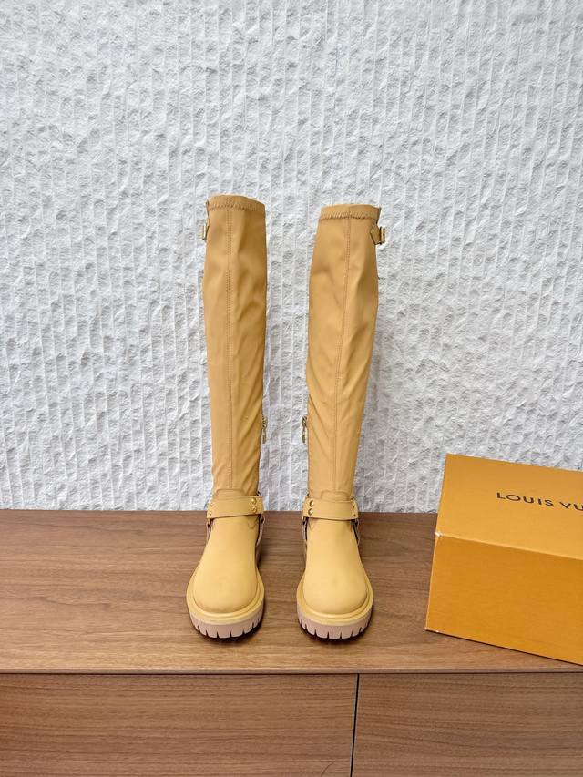 不要汉堡包-220 G566 Louis Vuitton X Timberland 联名款 路易威登 25Ss秋冬新款 系带 机车靴 这款松糕厚底系列今年非常爆