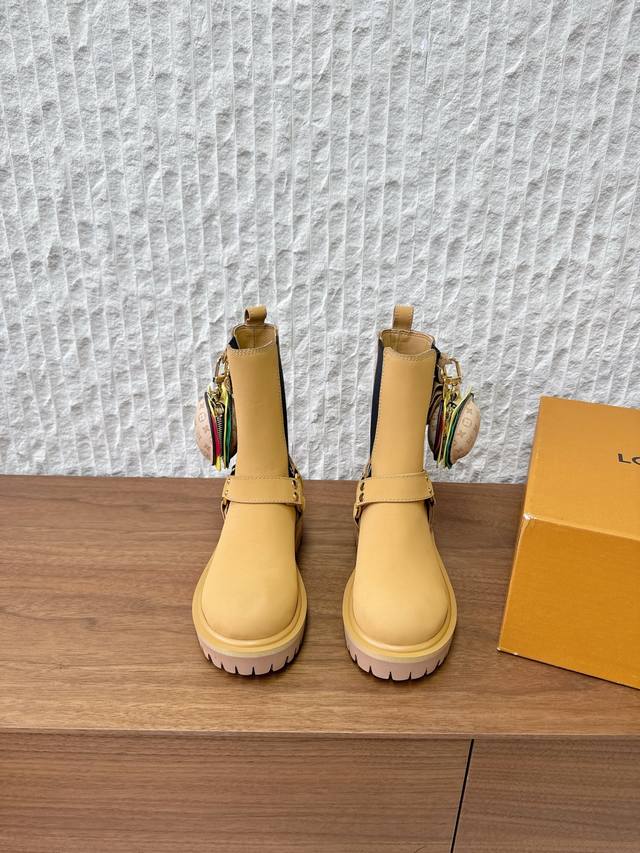 不要汉堡包-220 G566 Louis Vuitton X Timberland 联名款 路易威登 25Ss秋冬新款 系带 机车靴 这款松糕厚底系列今年非常爆