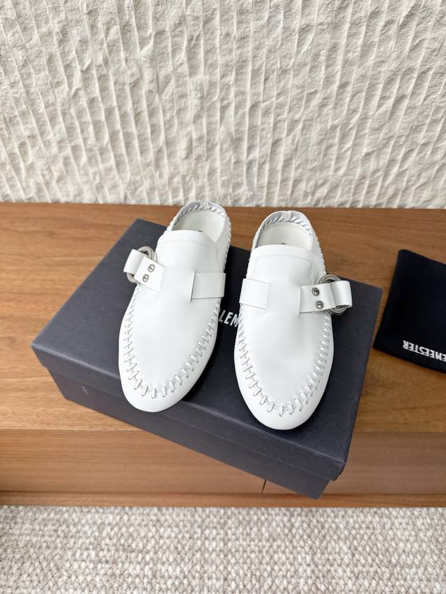 G101 Ann Demeulemesster 小众潮牌 25Ss秋冬新款 穆勒半拖 安特卫普创意总监Stefano Gallici以”游牧精神“为灵感，将品牌