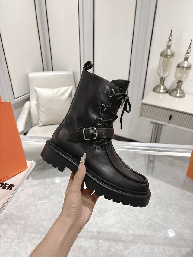 Hermes爱马仕Land厚底系带短靴马丁靴 小牛皮及踝靴，搭配橡胶厚底！打造大胆都市风格！ 面料：进口小牛皮 牛京 内里：羊皮里 鞋底：原版开模防滑橡胶大底