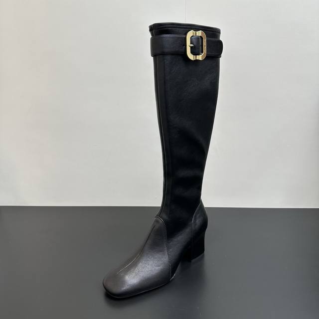 Miumiu缪缪 F026 2025Ss秋冬走秀新款修身高跟长靴弹力靴 走秀款出现在各大时装杂志封面 各路明星、小红书博主着用～上脚尤为惊艳到你的一款闭眼入都是