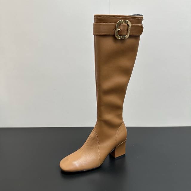 Miumiu缪缪 F026 2025Ss秋冬走秀新款修身高跟长靴弹力靴 走秀款出现在各大时装杂志封面 各路明星、小红书博主着用～上脚尤为惊艳到你的一款闭眼入都是