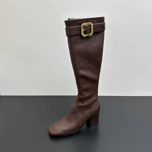 Miumiu缪缪 F026 2025Ss秋冬走秀新款修身高跟长靴弹力靴 走秀款出现在各大时装杂志封面 各路明星、小红书博主着用～上脚尤为惊艳到你的一款闭眼入都是