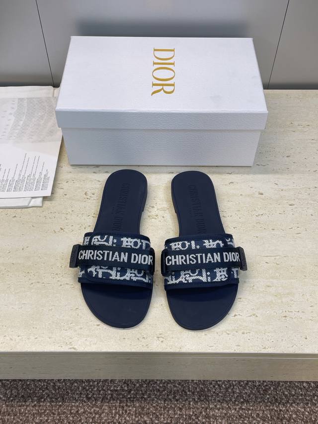 工厂P价P 迪奥Dior 2025春夏最新色系Evolution迷彩女鞋 平底拼色露趾字母Logo魔术贴凉拖鞋 材质:原版定制3D立体刺绣鞋面+原版开模Tpu大