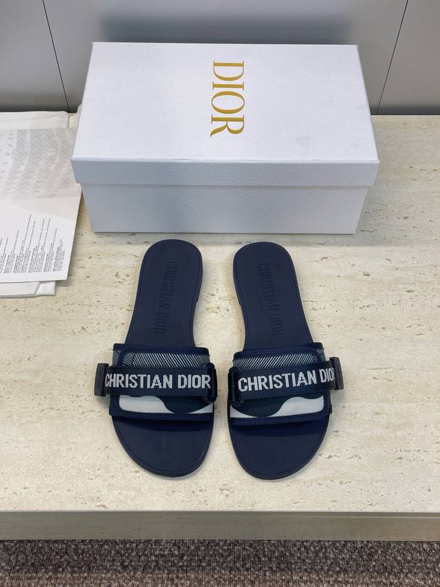 工厂P价P 迪奥Dior 2025春夏最新色系Evolution迷彩女鞋 平底拼色露趾字母Logo魔术贴凉拖鞋 材质:原版定制3D立体刺绣鞋面+原版开模Tpu大