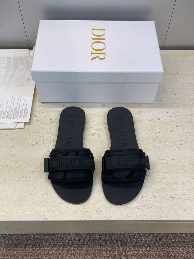 工厂P价P 迪奥Dior 2025春夏最新色系Evolution迷彩女鞋 平底拼色露趾字母Logo魔术贴凉拖鞋 材质:原版定制3D立体刺绣鞋面+原版开模Tpu大