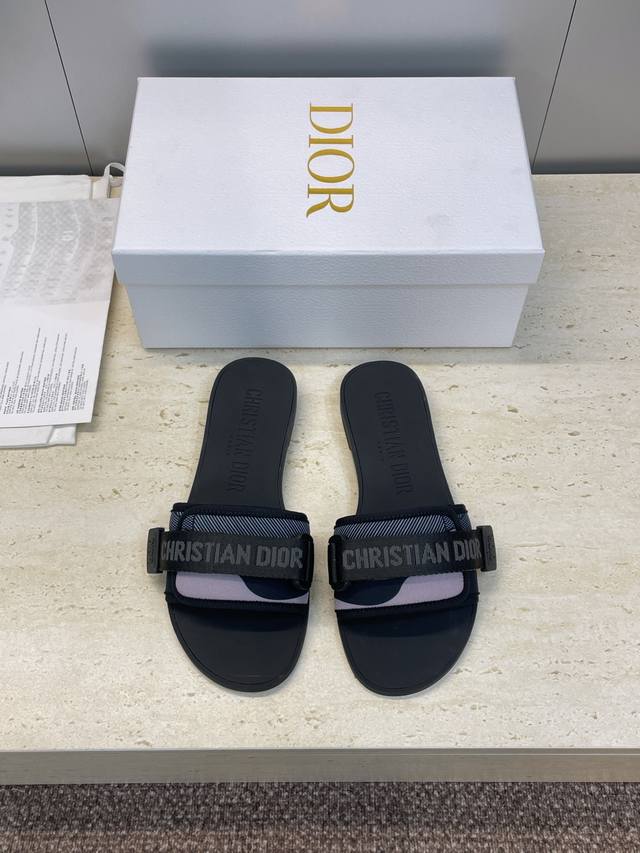 工厂P价P 迪奥Dior 2025春夏最新色系Evolution迷彩女鞋 平底拼色露趾字母Logo魔术贴凉拖鞋 材质:原版定制3D立体刺绣鞋面+原版开模Tpu大