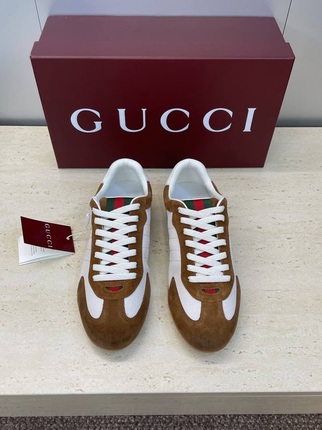 工厂P价P Gucci 古驰 2025秋冬系列 Shift 情侣新款系带休闲运动鞋 G家字母Logo拼色平底圆头复古擦色阿甘徳训滑板鞋 市面顶级版本 材质:鞋面