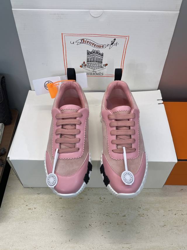 工厂P价P 配全套飞机盒 莞货 顶级版 爱马仕 Hermes 2025秋冬经典情侣款 Bouncing 休闲系带百搭运动鞋 H家厚底时尚风格拼色跑鞋 材质：鞋面