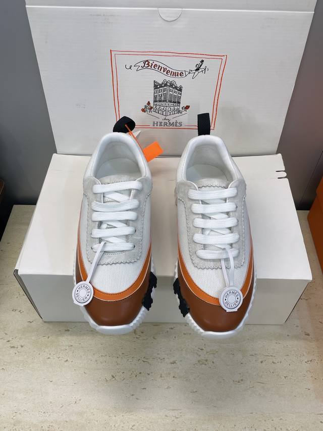 工厂P价P 配全套飞机盒 莞货 顶级版 爱马仕 Hermes 2025秋冬经典情侣款 Bouncing 休闲系带百搭运动鞋 H家厚底时尚风格拼色跑鞋 材质：鞋面