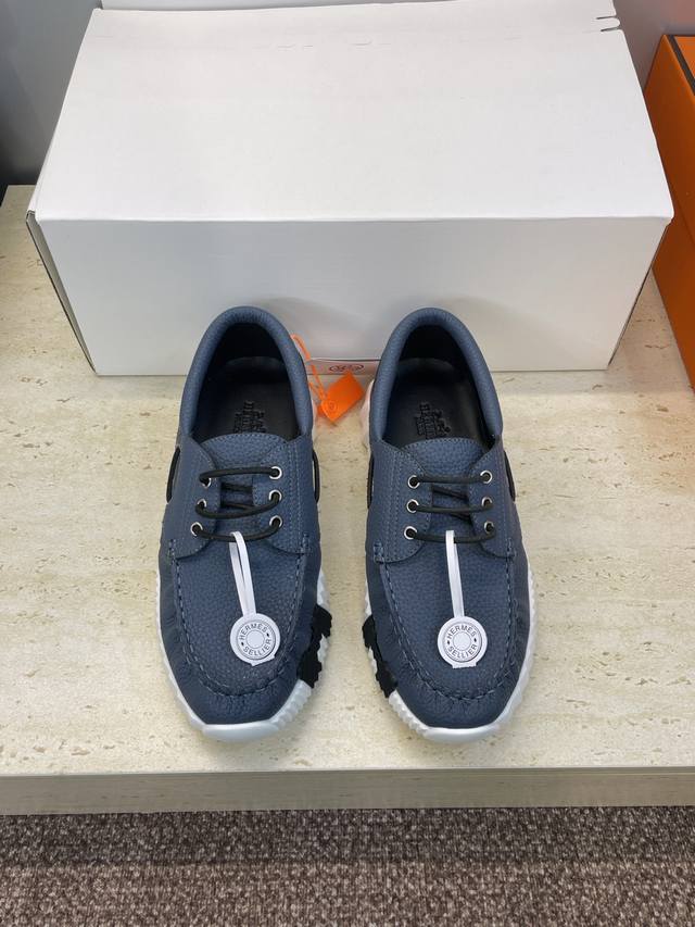 工厂P价P 配全套飞机盒 莞货 顶级版 爱马仕 Hermes 2025秋冬经典情侣款 Bouncing 休闲系带百搭运动鞋 H家厚底时尚风格拼色跑鞋 材质：鞋面