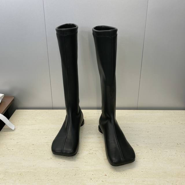 工厂P价P The Row 2025秋冬新款及膝弹力女长靴 低跟一脚蹬机车骑士军靴 材质：鞋面进口环保弹力超纤 弹力真丝+水染羊皮垫脚+意大利真皮大底 Size