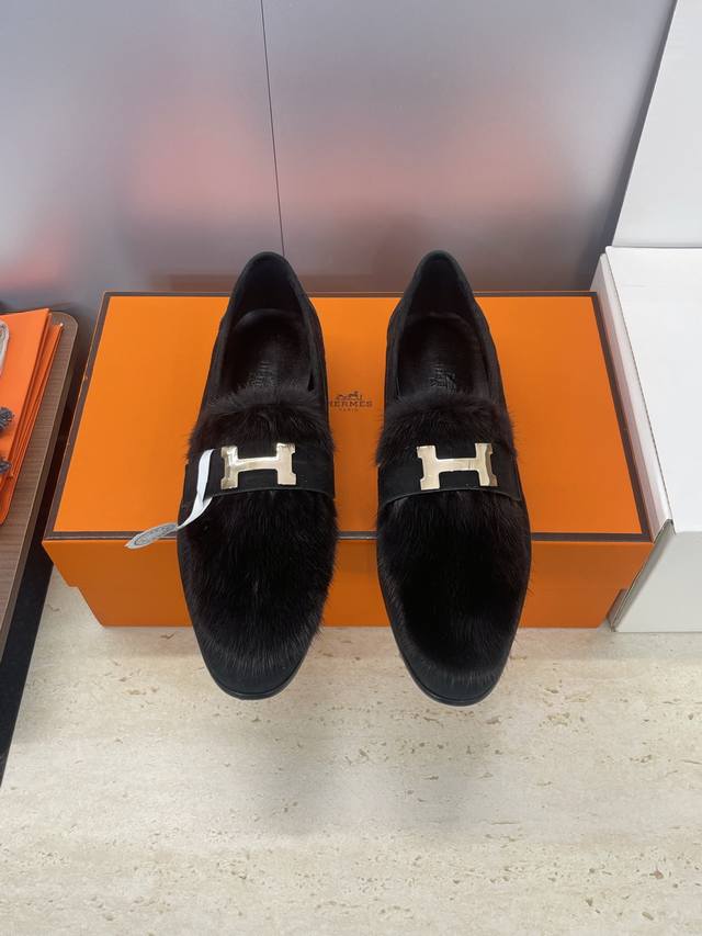 工厂P价P 莞货 代购级 Hermes 爱马仕 2025秋冬新款Royal 拼色低跟羊羔毛芭蕾舞女鞋 H家字母Logo五金扣平底圆头防寒保暖乐福鞋 材质：进口小