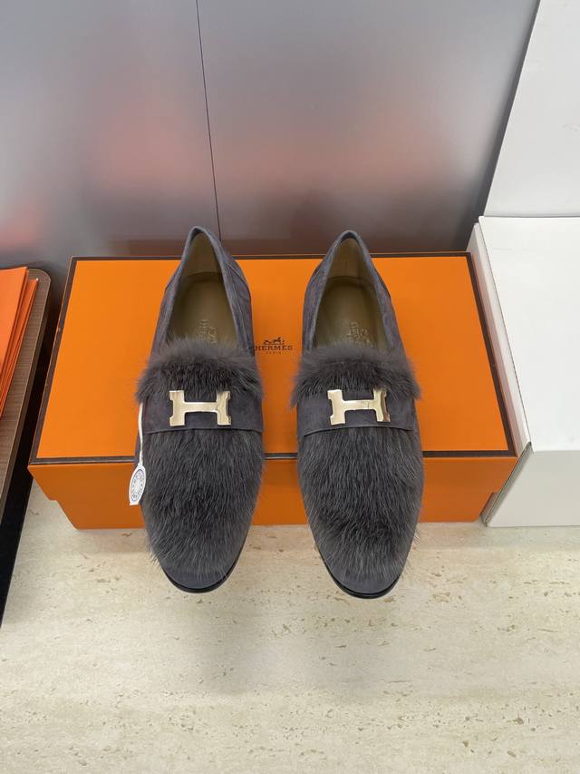 工厂P价P 莞货 代购级 Hermes 爱马仕 2025秋冬新款Royal 拼色低跟羊羔毛芭蕾舞女鞋 H家字母Logo五金扣平底圆头防寒保暖乐福鞋 材质：进口小