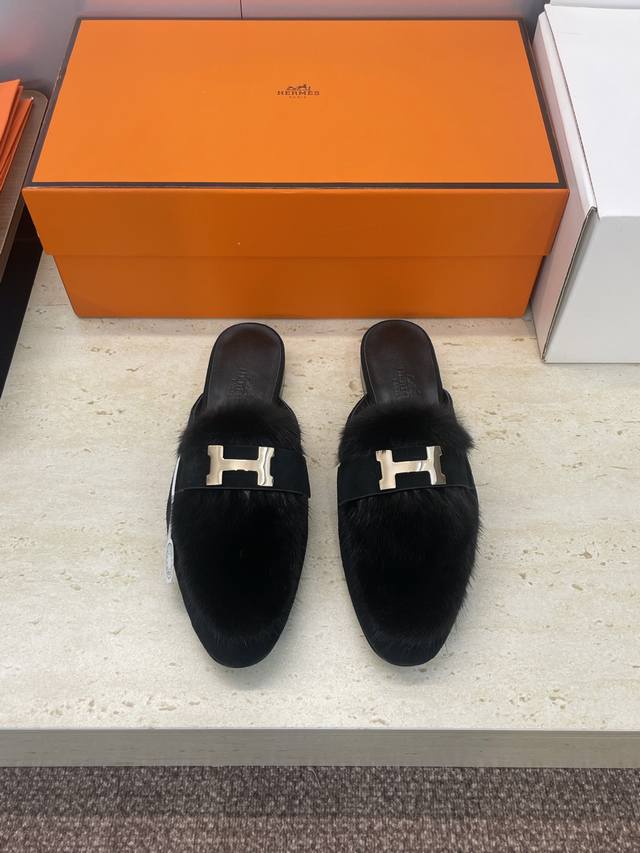 工厂P价P 莞货 代购级 Hermes 爱马仕 2025秋冬新款Royal 拼色低跟羊羔毛女鞋 H家字母Logo五金扣平底圆头防寒保暖穆勒拖鞋 材质：进口小牛皮