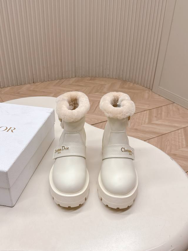 高版 出 Dior 迪奥 一脚蹬时尚羊毛短靴马丁靴 冬季时尚保暖 全牛皮面 加厚羊羔毛