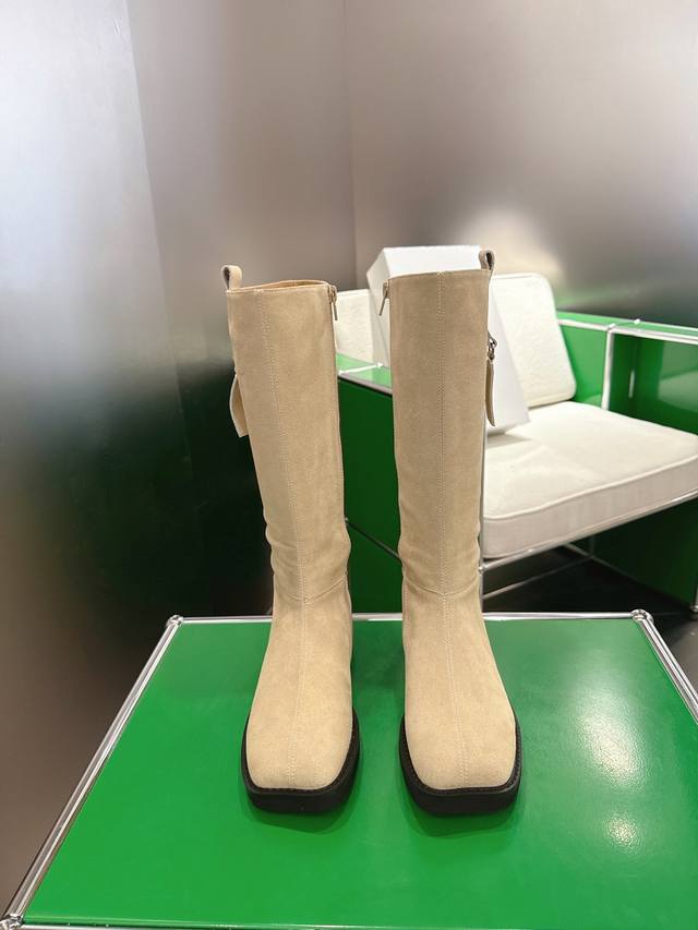顶级版本 K049 Mm6 早秋新款高筒靴真的太爱了 牛皮长靴款 上脚真的不要太好看好吗？ 鞋面牛京 内里牛皮 真皮底 码数:35-39 40、41定做