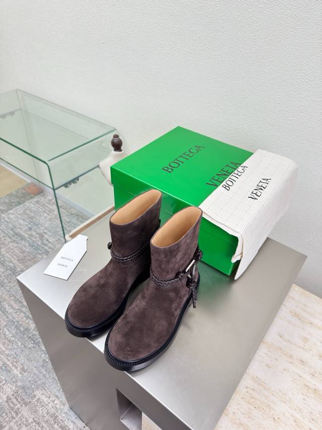 高丝光 牛反绒皮 Bv 女士James 及膝高靴 家族元素 Bottega Venet* 对标对版 五金原版一致 请对比官图 Bv一脚蹬 骑士靴 五金对版 一致